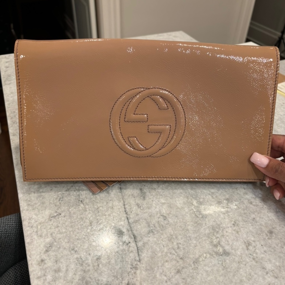 GUCCI Patent Leather Medium Soho Clutch